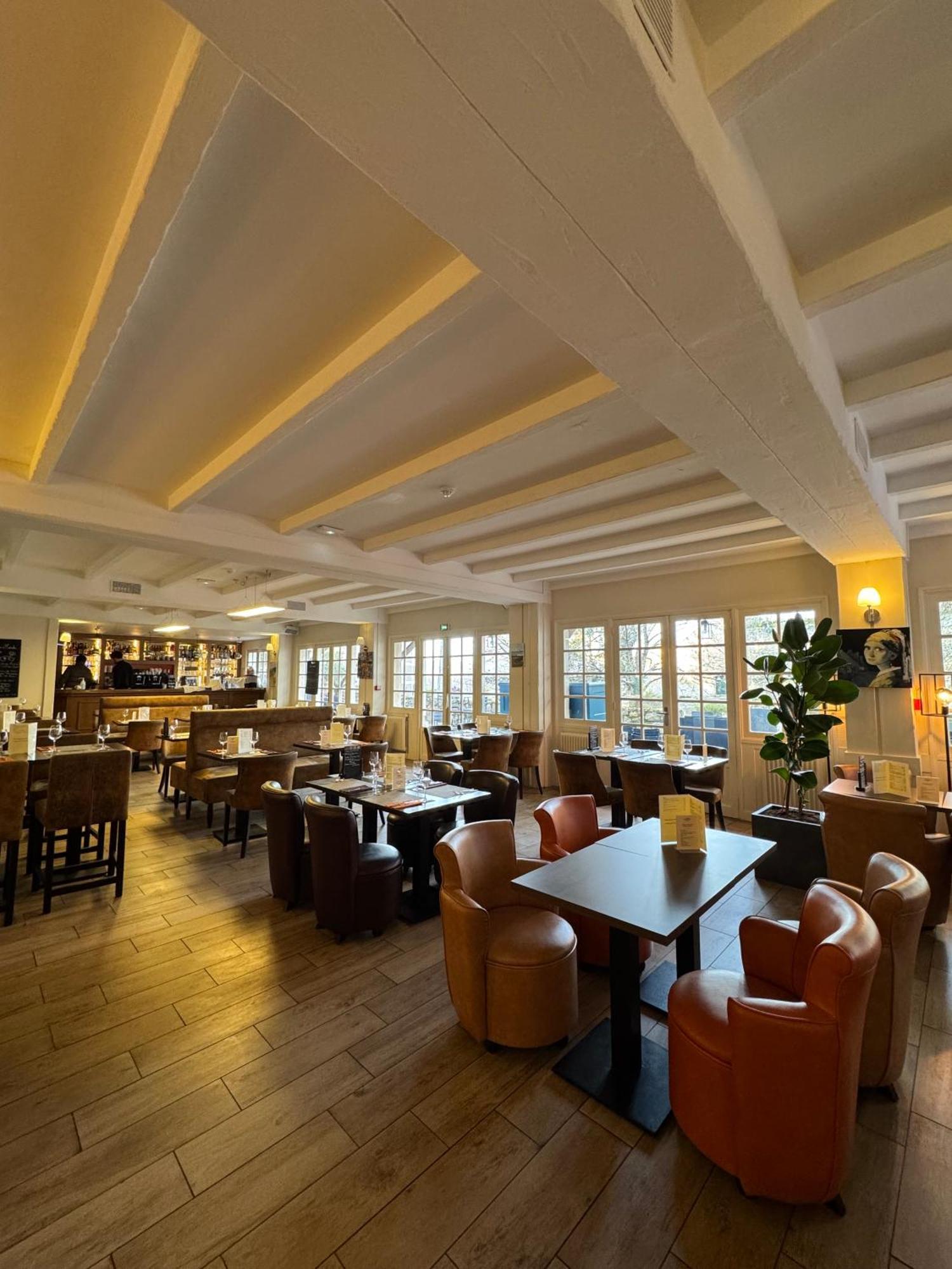 Best Western Blanche De Castille Dourdan Exteriér fotografie
